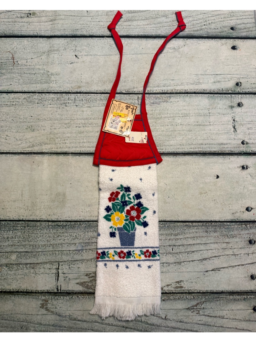 Grandmacore vintage NWT red flowers in a pot kitchen towel.